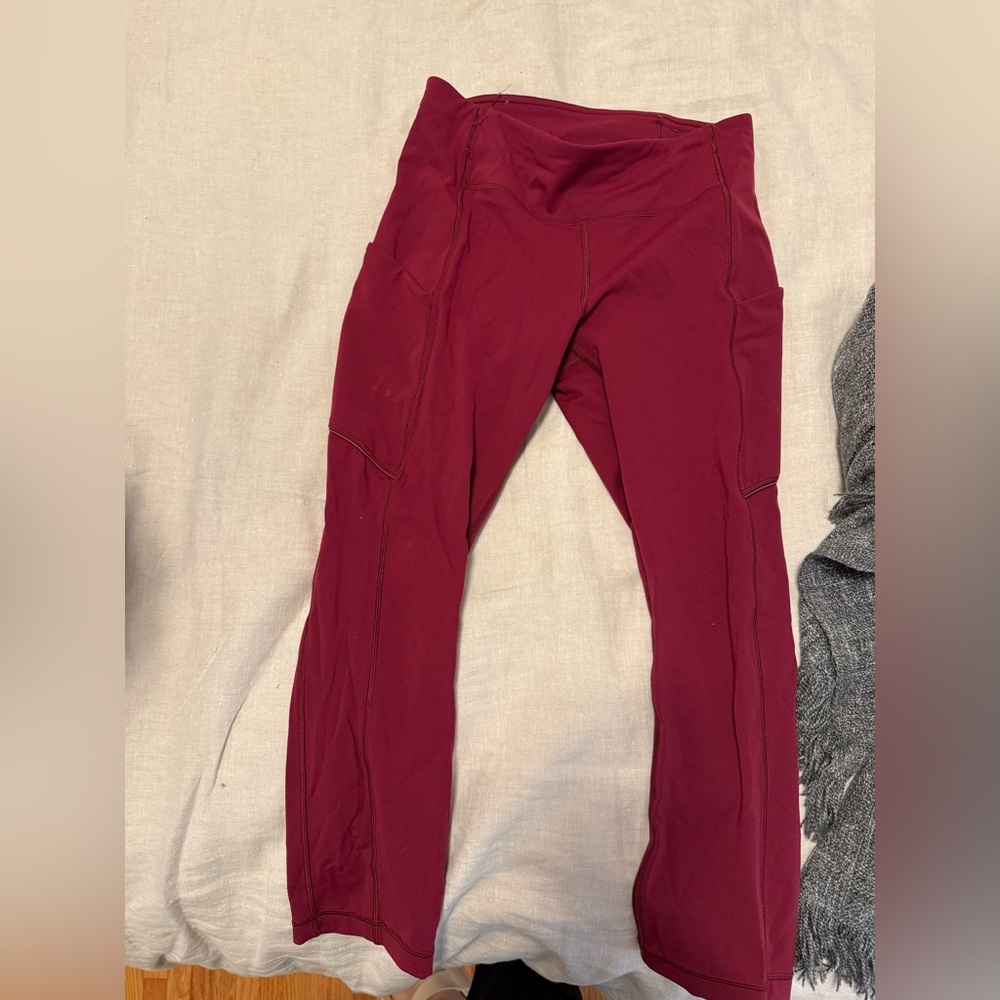 Lululemon maroon cropped leggings